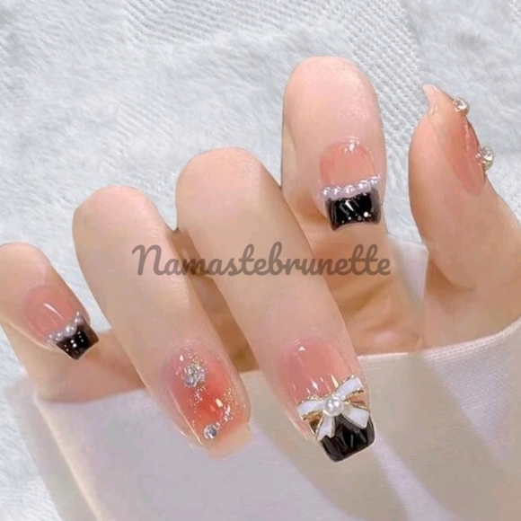 2/$16 Bow Rhinestone Press On Nails - Picture 1 of 15